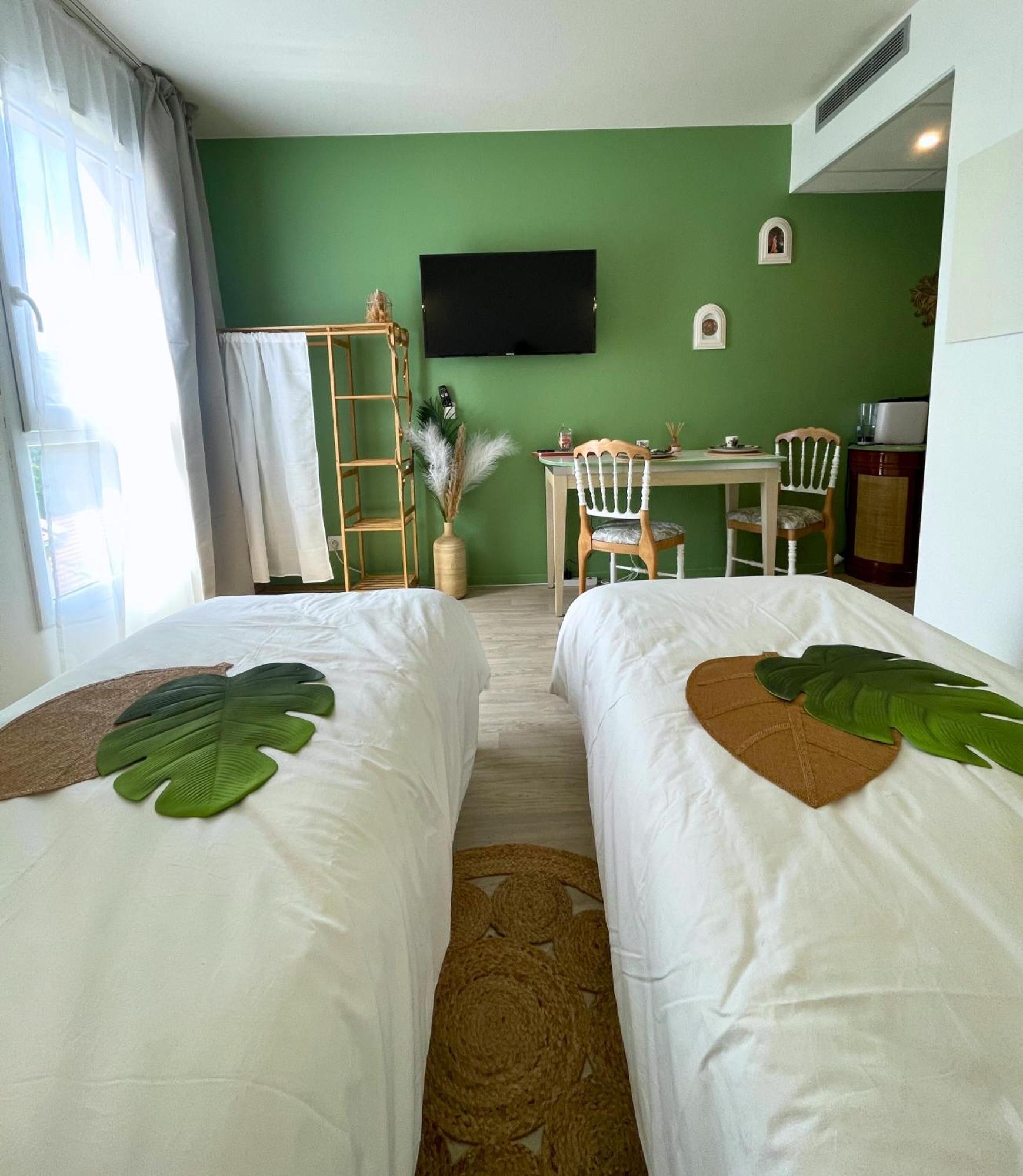 Boudoir - Clim-Wifi-Twin-Gare Apartment Lourdes Bagian luar foto